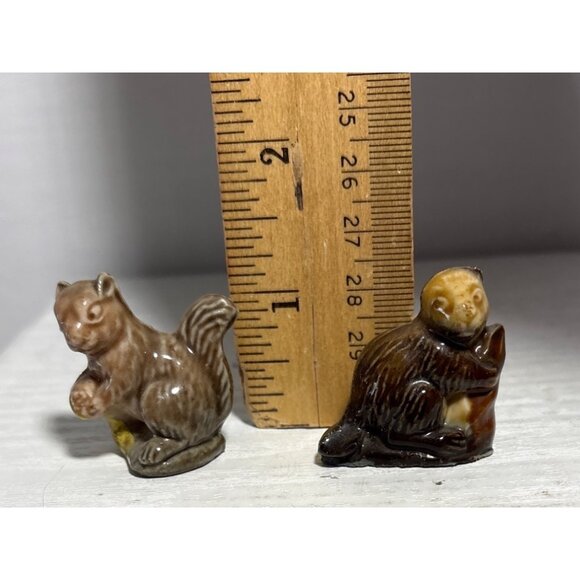 Vintage Wade Whimsies England Squirrel & Beaver Porcelain Figurines Red Rose Tea - Picture 6 of 7